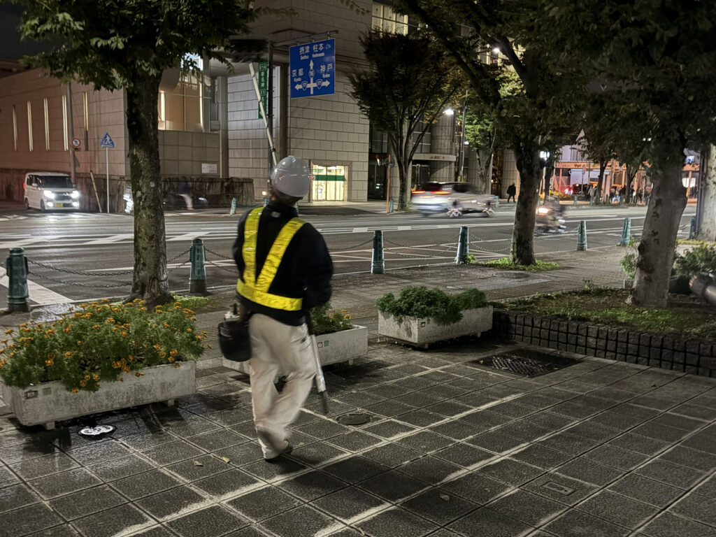 高槻市ムクドリ追い払い作業